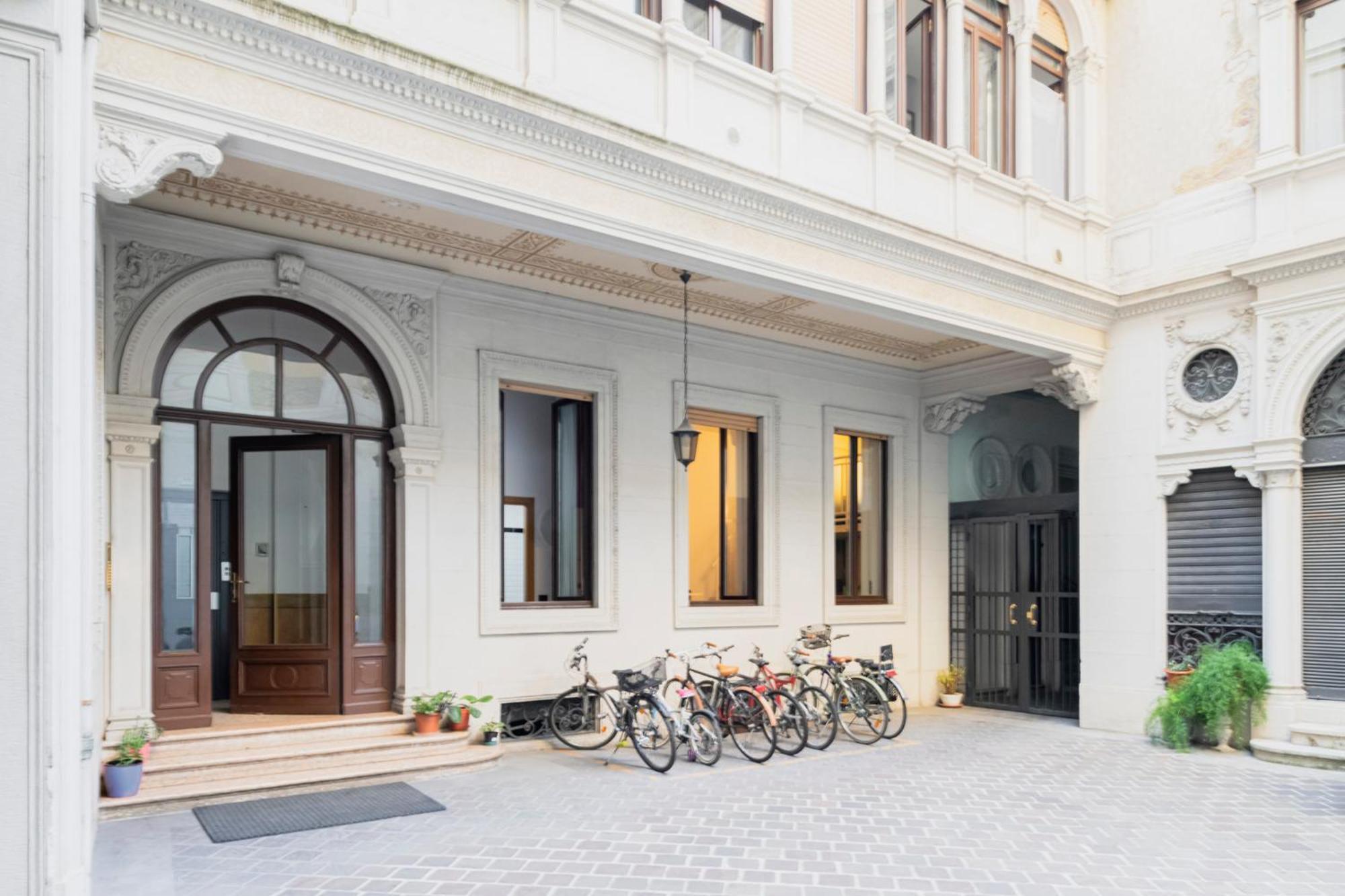 Easylife - Accogliente Monolocale In Via Torino, Posizione Perfetta Per Scoprire La Citta Lägenhet Milano Exteriör bild